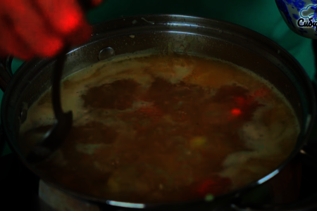 Куриный суп с плавленым сливочным сыром и овощами: шаг 5