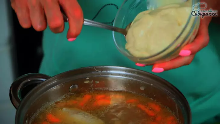 Куриный суп с плавленым сливочным сыром и овощами: шаг 6