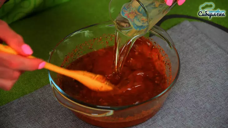 Салат из огурцов с морковью по-корейски, на зиму: шаг 2
