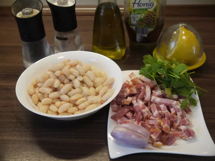 Теплый фасолевый салат с беконом: шаг 1