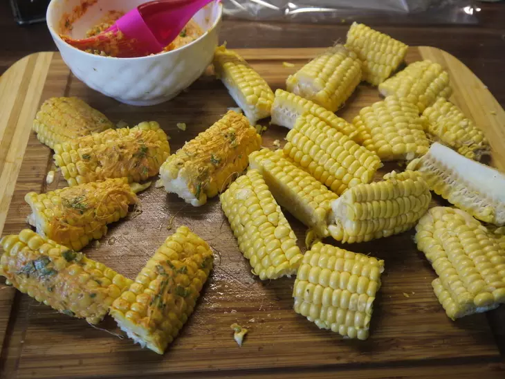 Запеченная в рукаве сливочная кукуруза: шаг 2