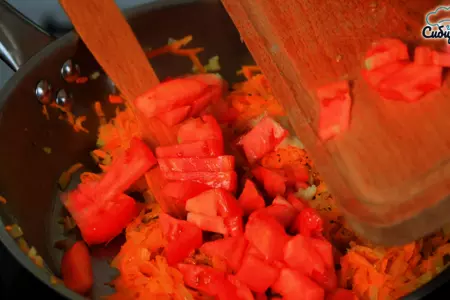 Болгарские перцы фаршированные мясным фаршем с рисом в сковороде: шаг 4