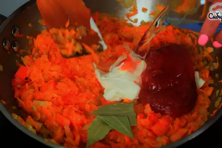Болгарские перцы фаршированные мясным фаршем с рисом в сковороде: шаг 5