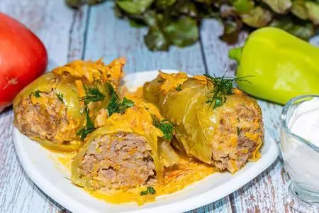 Болгарские перцы фаршированные мясным фаршем с рисом в сковороде: шаг 9