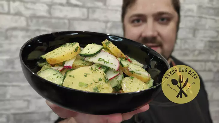 Картофельный салат с огурцом и редисом, постный салат: шаг 2