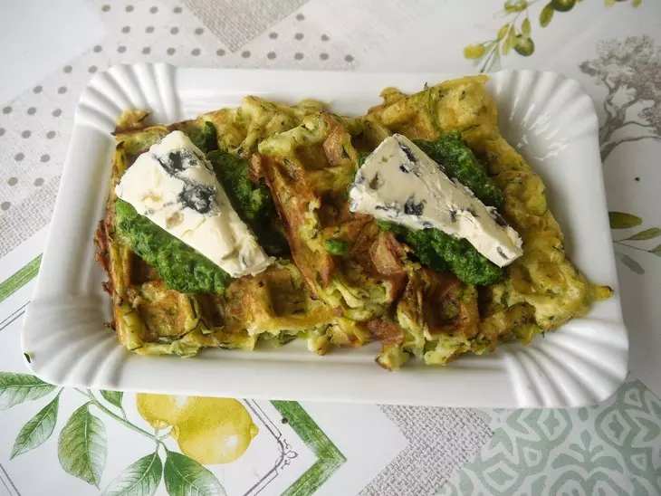 Вафли из цукини (кабачков): шаг 6