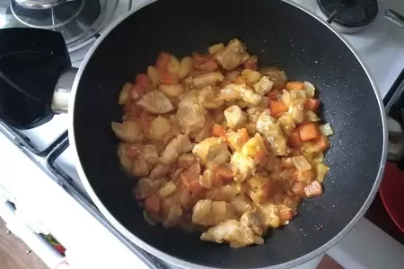 Свиная поджарка с яблоком: шаг 10