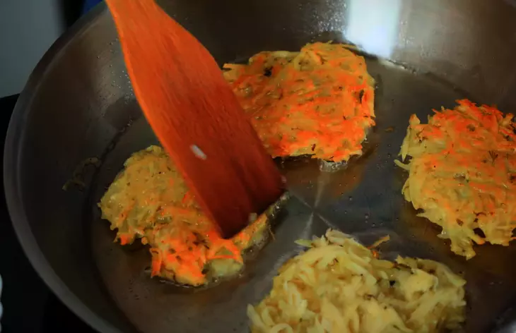Картофельные драники со специями по-сибирски: шаг 8
