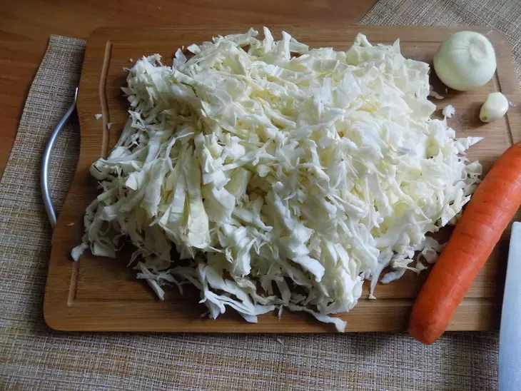 Быстрая маринованная капуста: шаг 1