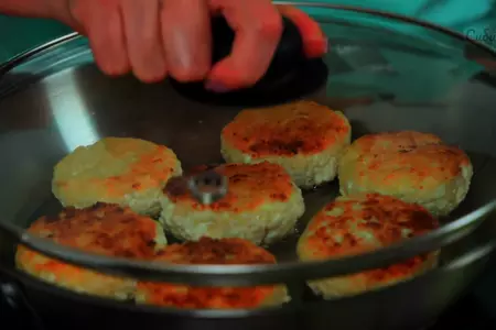 Творожные сырники с яблоками: шаг 8