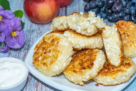 Творожные сырники с яблоками: шаг 9