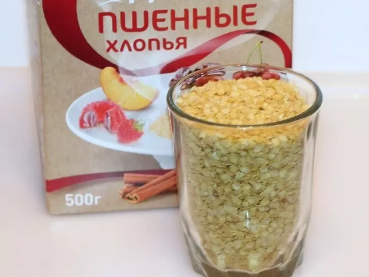 Творожная запеканка с пшенными хлопьями #накормишкольника: шаг 1