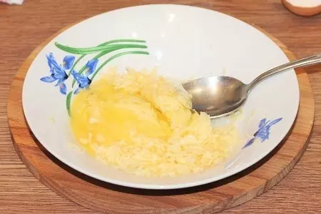 Мягкие лепешки с сыром и укропом #накормишкольника: шаг 9