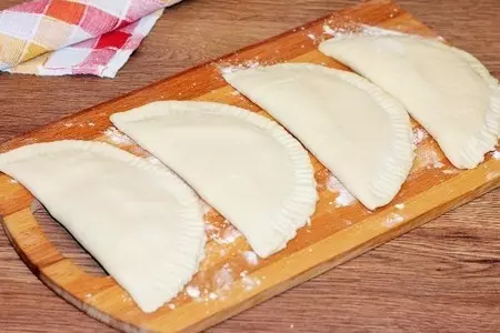 Мягкие лепешки с сыром и укропом #накормишкольника: шаг 13