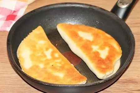 Мягкие лепешки с сыром и укропом #накормишкольника: шаг 14