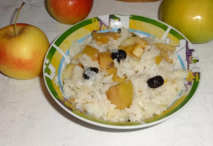 Рисовая каша с яблоками и изюмом#накормишкольника: шаг 8