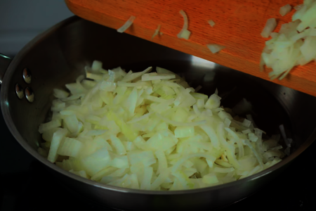 Овощной салат со свежей капустой на зиму без стерилизации: шаг 1