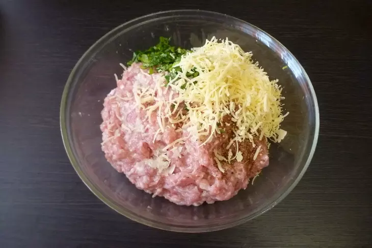 Бейглы из индейки с сыром в хрустящих кукурузных хлопьях #накормишкольника: шаг 1