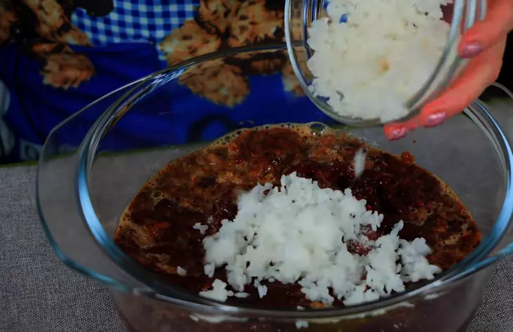 Оладьи из говяжьей печени с луком и рисом: шаг 2
