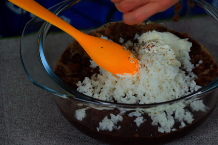Оладьи из говяжьей печени с луком и рисом: шаг 3