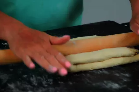Слоёное печенье «язычки» с сахаром по-домашнему: шаг 3