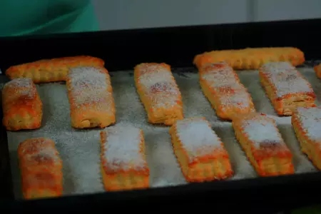 Слоёное печенье «язычки» с сахаром по-домашнему: шаг 8