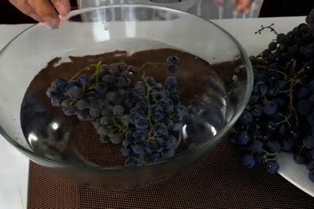 Ароматный джем из винограда изабелла: шаг 1