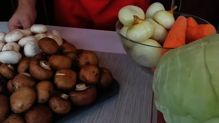 Грибная солянка на зиму: шаг 1
