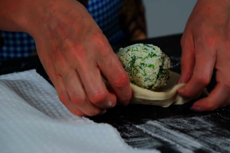 Сырные лепешки на кефире с зеленью и творогом: шаг 7