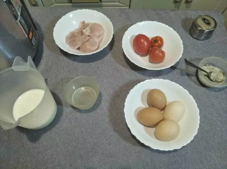 Омлет с курицей и томатами: шаг 1