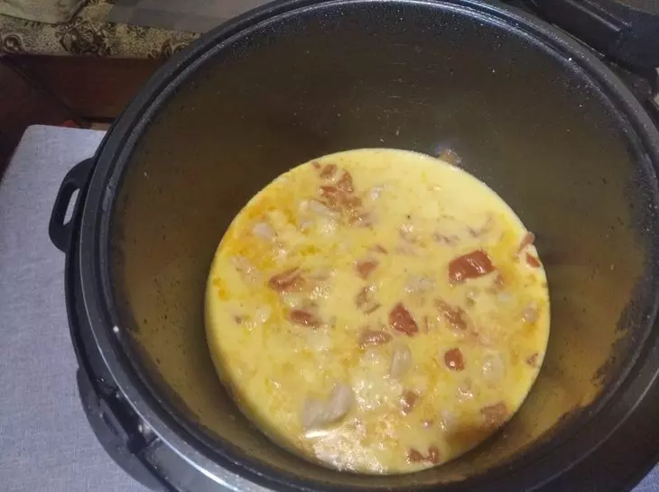 Омлет с курицей и томатами: шаг 4