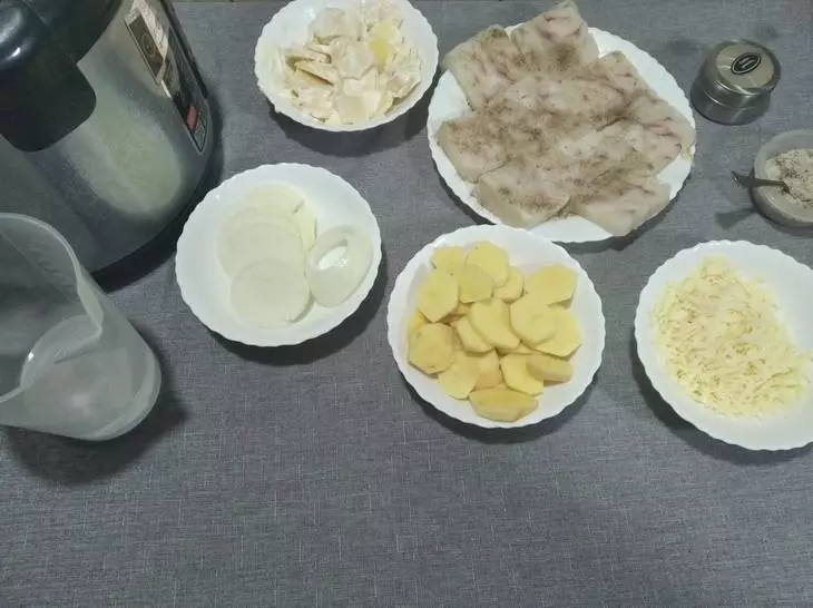 Тушеный хек с картофелем в мультиварке: шаг 2