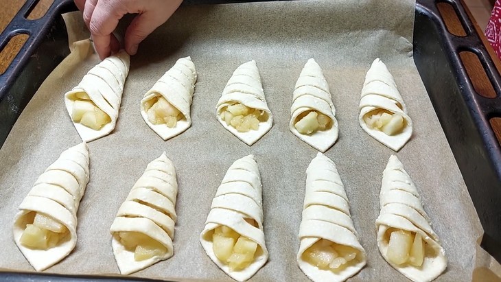 Творожное печенье с начинкой из карамелизированных яблок: шаг 10