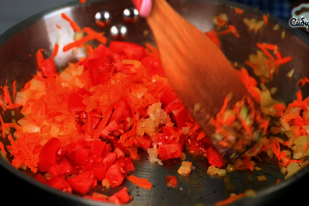 Фаршированные перцы в томатно-сметанном соусе в духовке: шаг 4