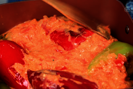 Фаршированные перцы в томатно-сметанном соусе в духовке: шаг 8