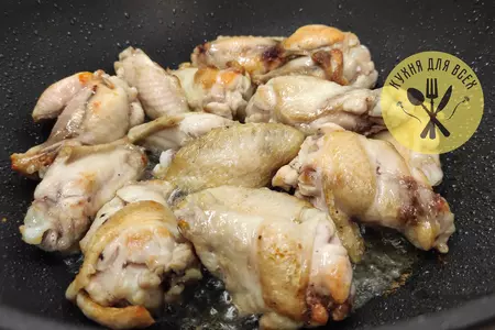 Куриные крылышки с макаронами: шаг 2