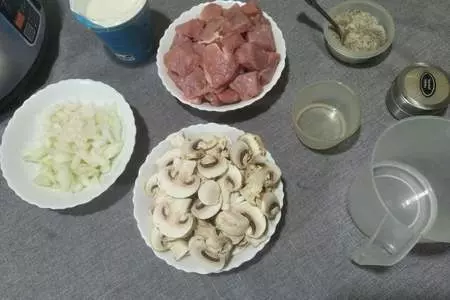 Свинина с грибами: шаг 2