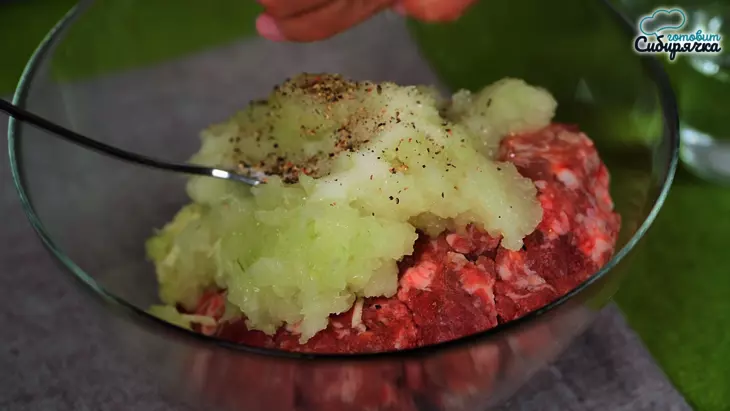 Сибирские пельмени из заварного теста с мясным фаршем: шаг 5