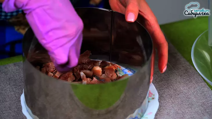 Салат селедка под шубой: шаг 1