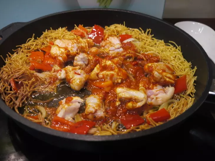 Жареная вермишель с курицей по-испански (fideos con pollo): шаг 4