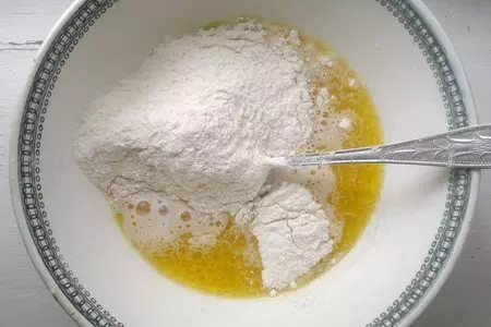 Пицца с ветчиной и помидорами: шаг 3