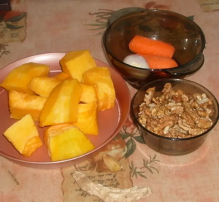 Суп из тыквы с грецкими орехами: шаг 1