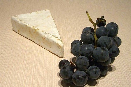 Кекс с бри, виноградом и белым сухим вином: шаг 1