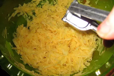 Картофельные оладушки: шаг 3