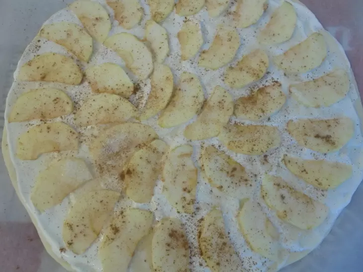 Белая пицца (с яблоками и корицей): шаг 6