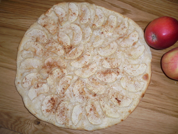 Белая пицца (с яблоками и корицей): шаг 7