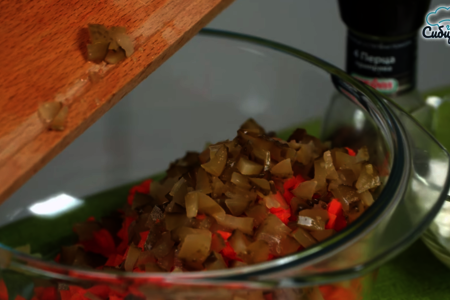 Салат «оливье» с говядиной и овощами в сметанно-майонезном соусе: шаг 2