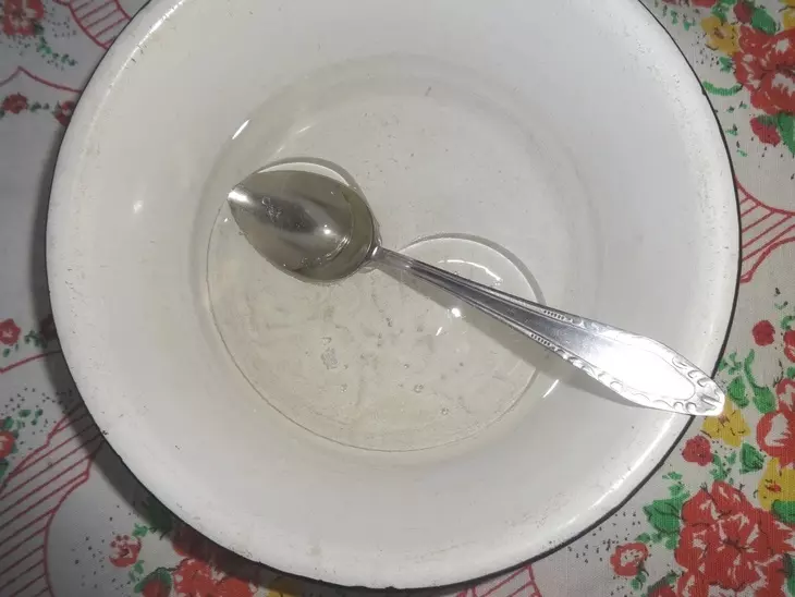 Пицца с колбасками и оливками: шаг 2