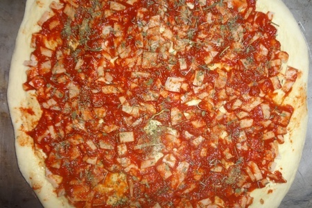 Пицца с колбасками и оливками: шаг 9