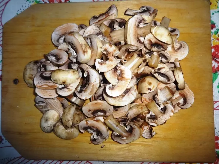 Пицца с грибами и оливками: шаг 5